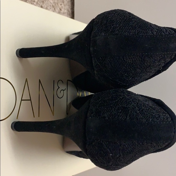 Joan & David Lace Platform Pumps - Picture 3 of 10